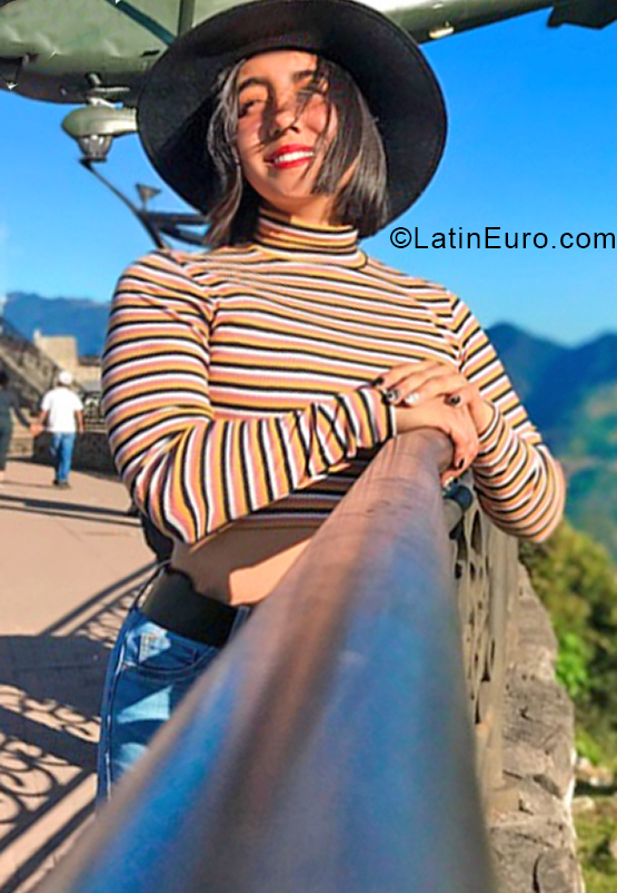 Date this tall Mexico girl Emma from Hidalgo MX1994
