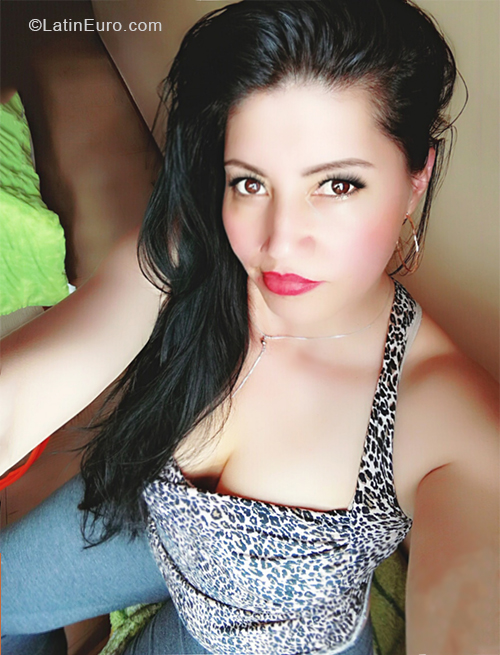 Date this stunning Colombia girl Lucy from Bogota CO28193