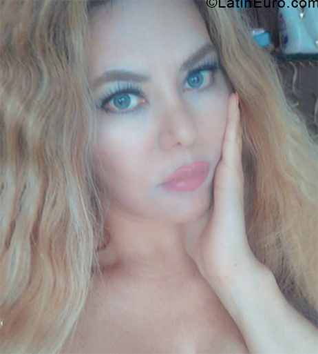 Date this attractive Argentina girl Danielle from Cordoba AR488