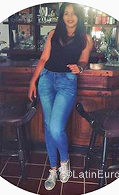 Date this nice looking Dominican Republic girl Cleudys Franesca from La Vega DO38540