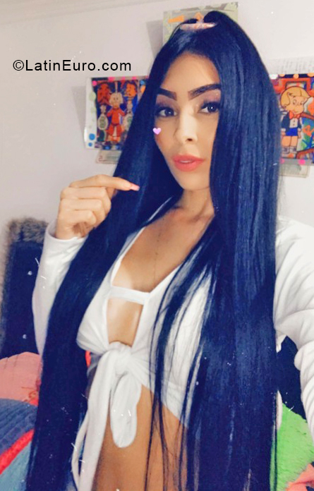 Date this hot Colombia girl Saritha from Medellin CO28230
