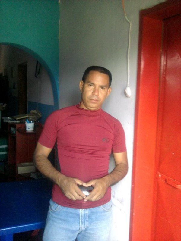 Date this foxy Venezuela man Roberto alvarez from Florida VE3386