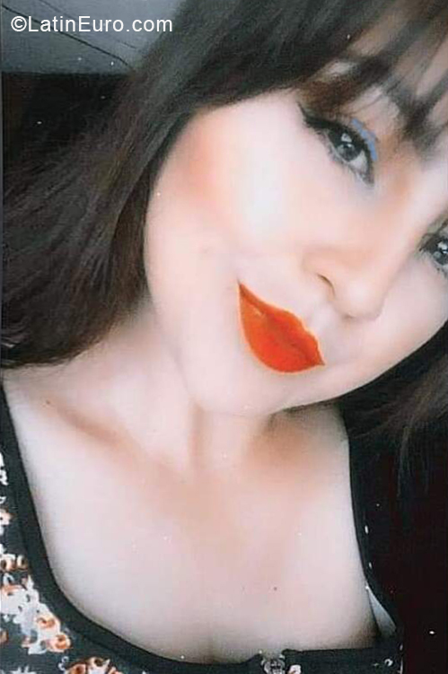 Date this delightful Ecuador girl Mary from Quito EC574