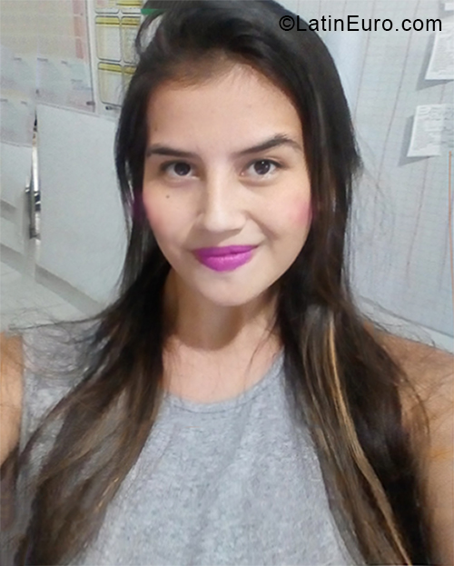 Date this gorgeous Colombia girl Leila from Cucuta CO28252