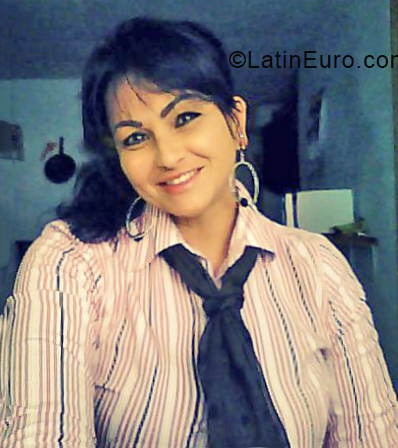 Date this delightful Colombia girl Yanet from Medellin CO28255