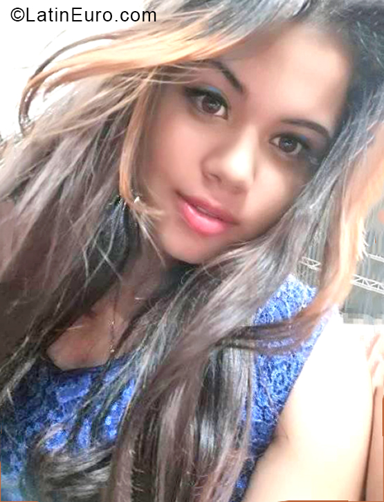 Date this pretty Colombia girl Eliana from Medellin CO28257