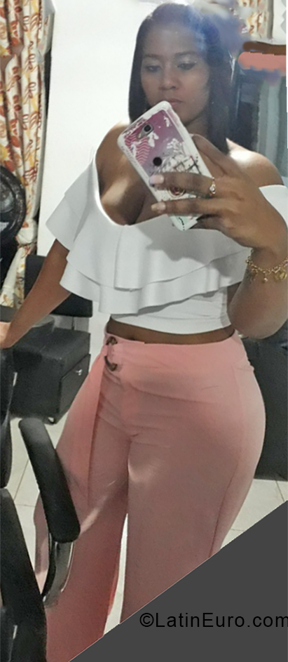 Date this passionate Colombia girl Carolina from Cali CO28278