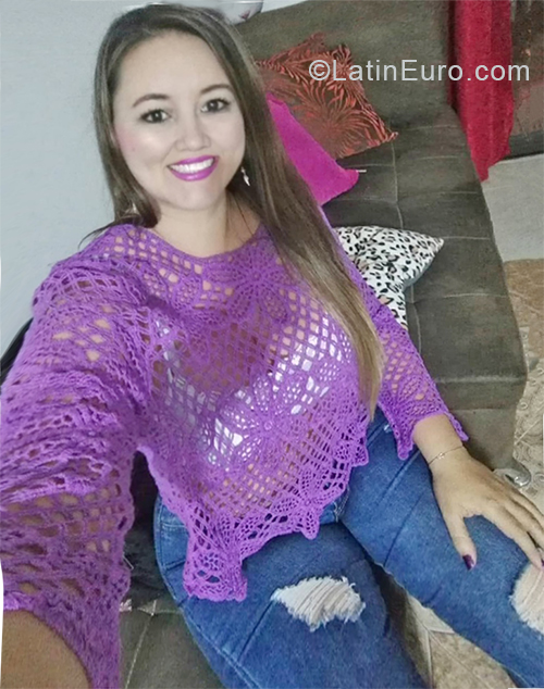 Date this pretty Colombia girl Marcela from Cali CO28310