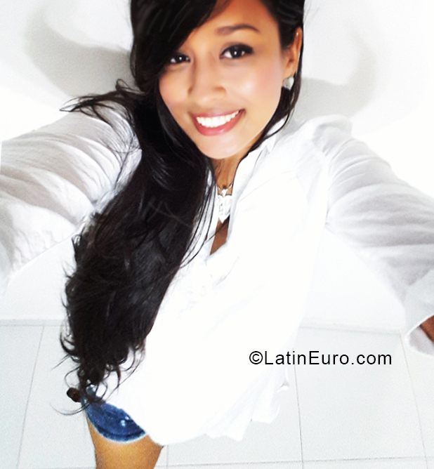 Date this georgeous Colombia girl Hilda from Barranquilla CO28313