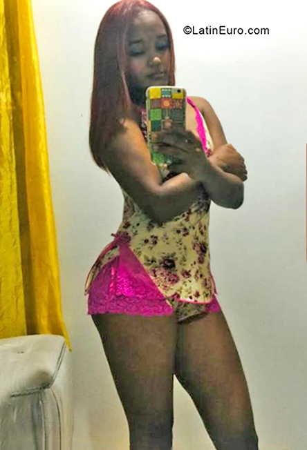 Date this stunning Dominican Republic girl Madelin from Santo Domingo DO38615