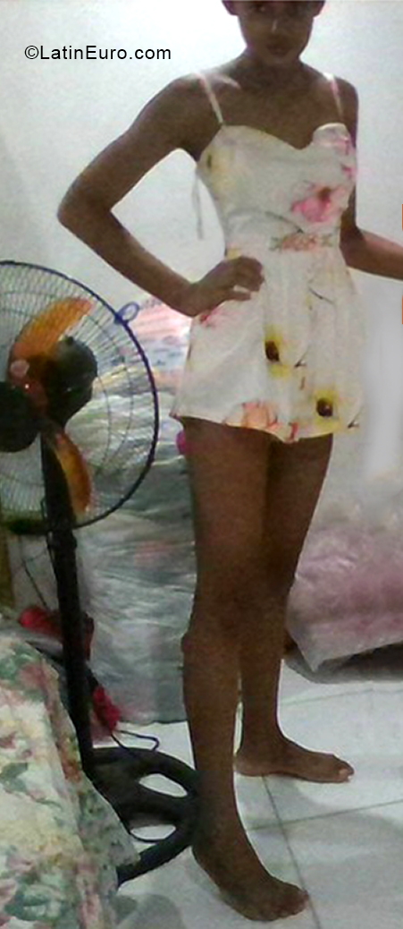 Date this passionate Dominican Republic girl Escarlett from Santo Domingo DO38616