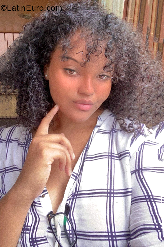Date this athletic Ecuador girl Pao from Sucumbios EC590