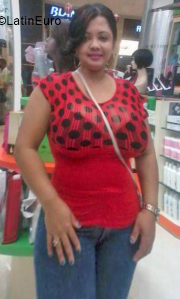 Date this sultry Dominican Republic girl Guillermina from Santo Domingo DO40201