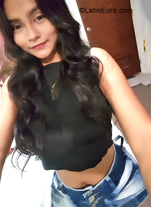 Date this sultry Venezuela girl Sofi from Barquisimeto VE3436