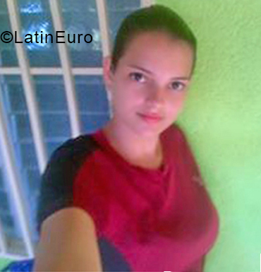 Date this hot Venezuela girl Yoserlin piang from Pampatar VE3457
