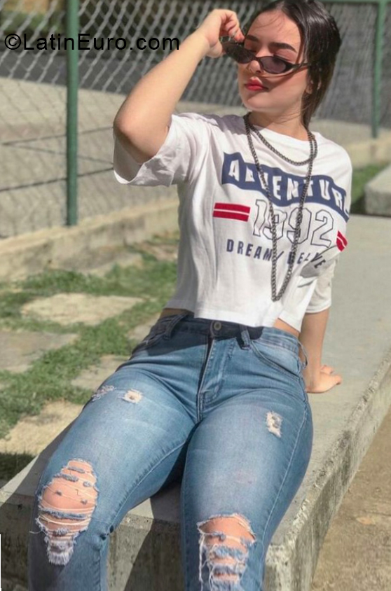 Date this sultry Venezuela girl Milena from Barquisimeto VE3463