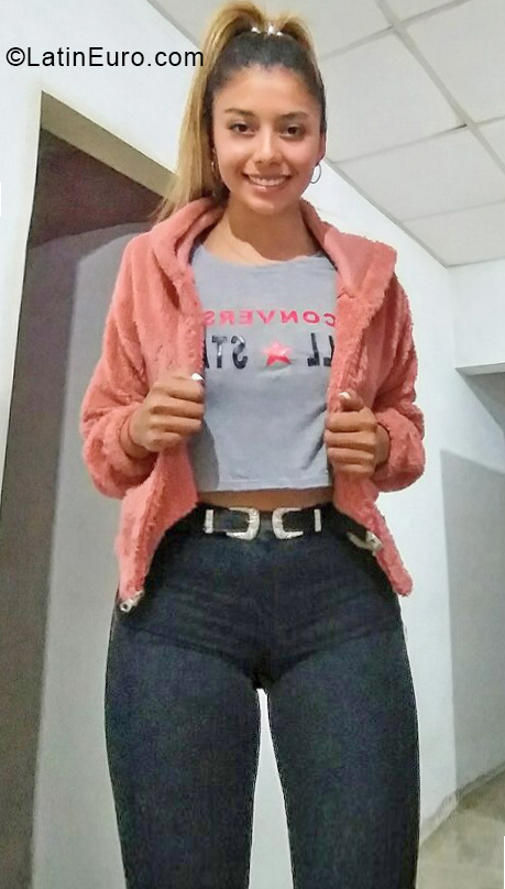 Date this cute Argentina girl Sole from Parana AR524