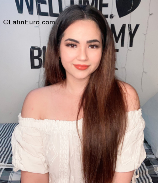 Date this good-looking Chile girl Valentina from Santiago CL199