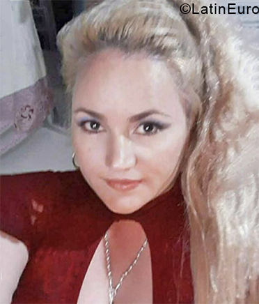 Date this sensual Colombia girl Cecilia from Armenia CO28511