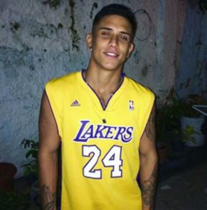 Date this cute United States man Cris from Santo Domingo US20947