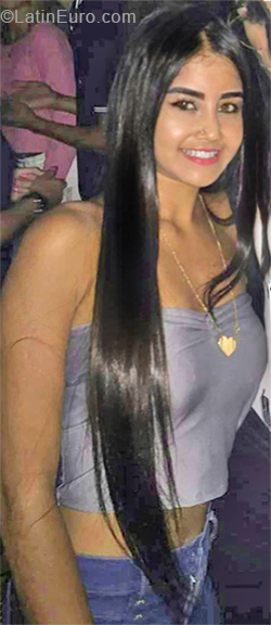 Date this delightful Venezuela girl Yaritza from Caracas VE3481