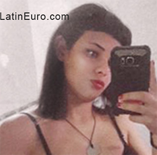 Date this charming Argentina girl Karen from Buenos Aires AR533
