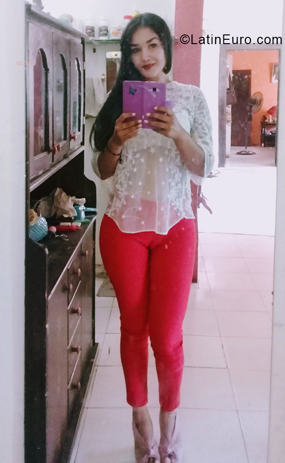 Date this stunning Venezuela girl Magley from San Cristobal VE3482