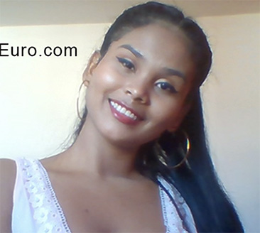 Date this pretty Colombia girl Luisa from Pereira CO28554