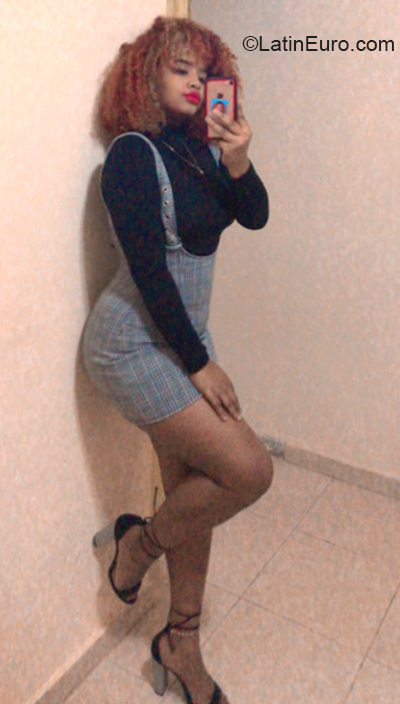 Date this gorgeous Dominican Republic girl Ankelys from Santo Domingo DO38773