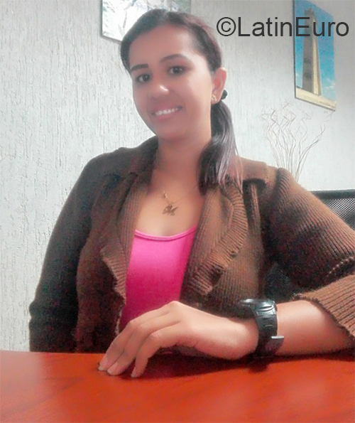 Date this charming Venezuela girl Alejandra from Caracas VE3493