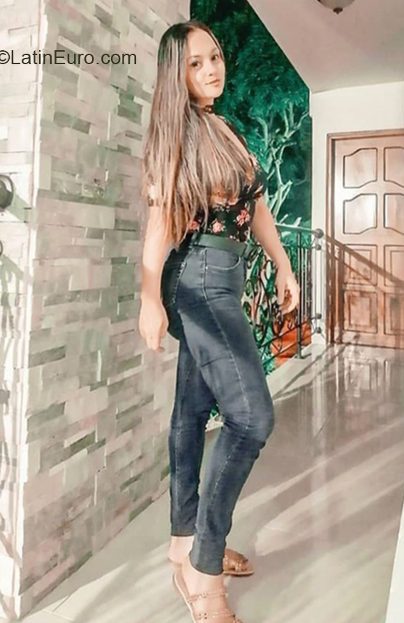 Date this fun Colombia girl Mayra from Barranquilla CO28596