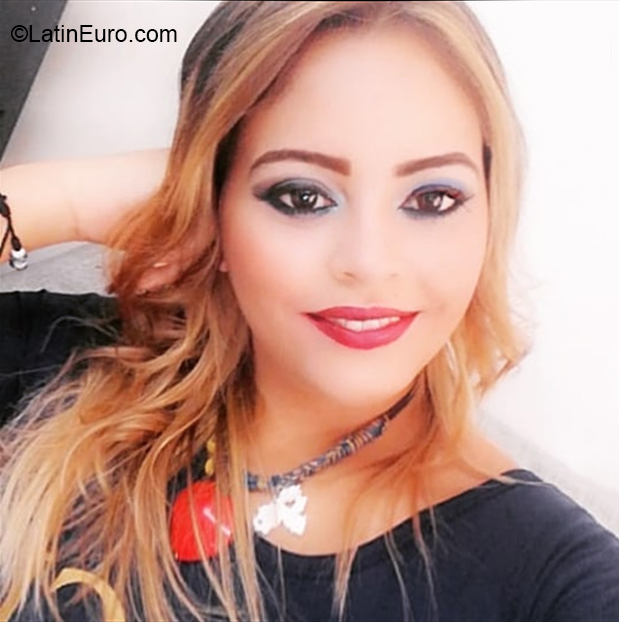 Date this foxy Venezuela girl Maria from Valencia VE3494