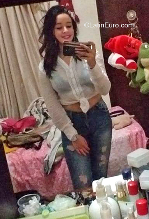 Date this sultry Colombia girl Maria from Medellin CO28606