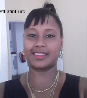 Date this sensual Cuba girl Kirenia from Sanriago De Cuba CU727