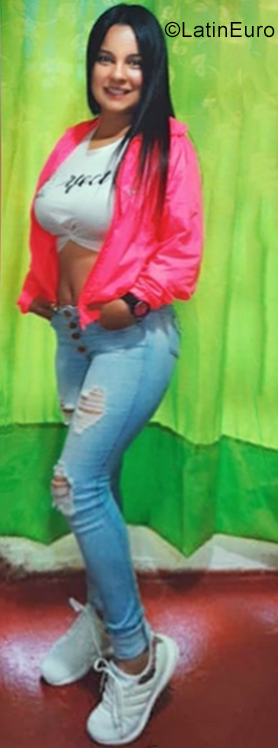 Date this athletic Colombia girl Stefania from Manizales CO28663