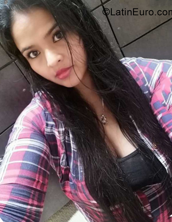 Date this hot Colombia girl Leidy from Bogota CO28684