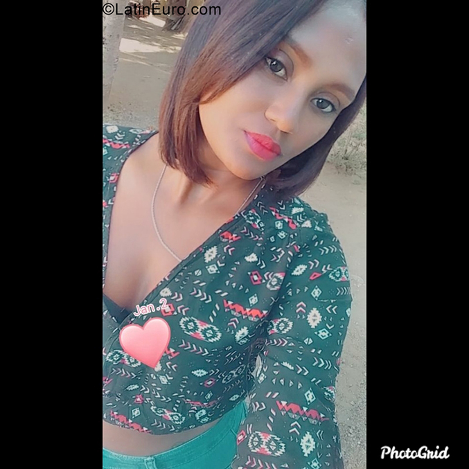Date this lovely Dominican Republic girl Esther from Santo Domingo DO38841