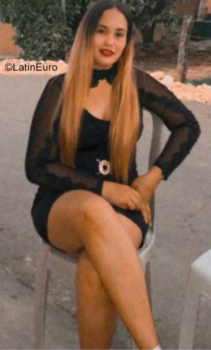 Date this athletic Dominican Republic girl Odalis from Santo Domingo DO38860