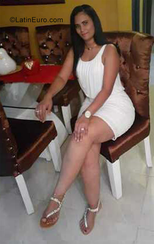 Date this passionate Dominican Republic girl Maricely from Santiago DO38867