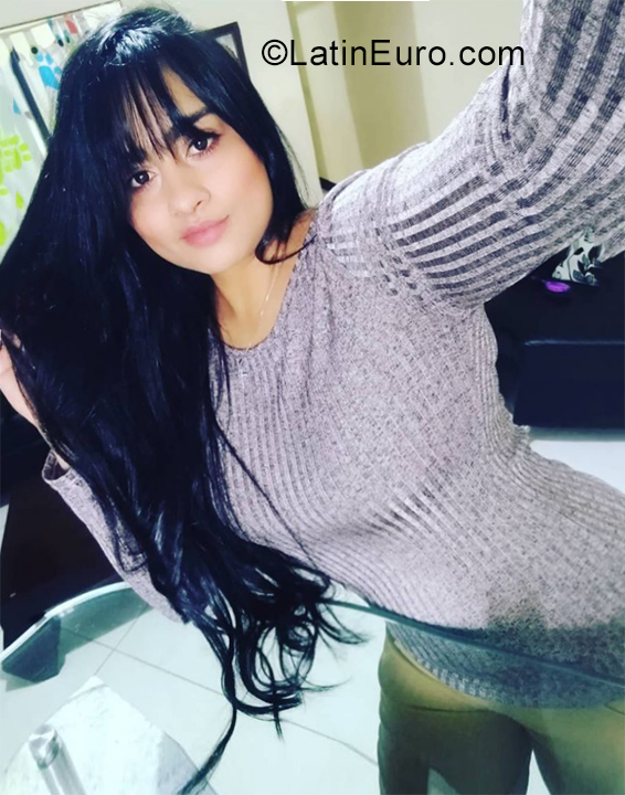 Date this lovely Colombia girl Karen from Medellin CO28738