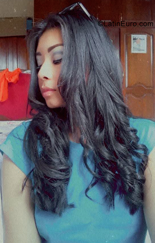 Date this beautiful Bolivia girl Daianara from Cochabamba BO87
