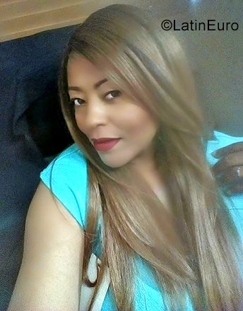 Date this hard body Dominican Republic girl Yesenia from Santo Domingo DO38911