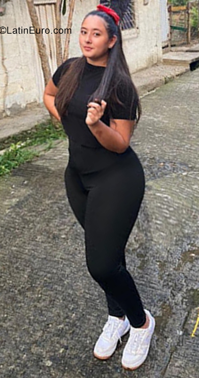 Date this delightful Colombia girl Valentina from Medellin CO28802