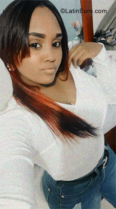 Date this sultry Dominican Republic girl Yenibel from Santo Domingo DO38922