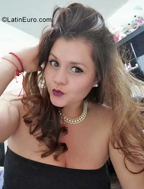 Date this stunning Colombia girl Cinthya from Bogota CO28814