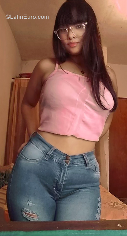 Date this charming Venezuela girl Gabriela from Barquisimeto VE3564