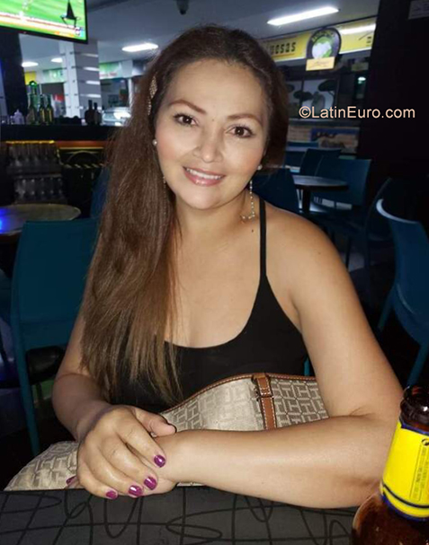 Date this funny United States girl Yamile from Miami CO29539