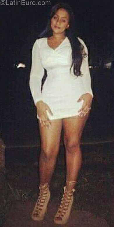 Date this funny Panama girl Thay from Panama PA1304