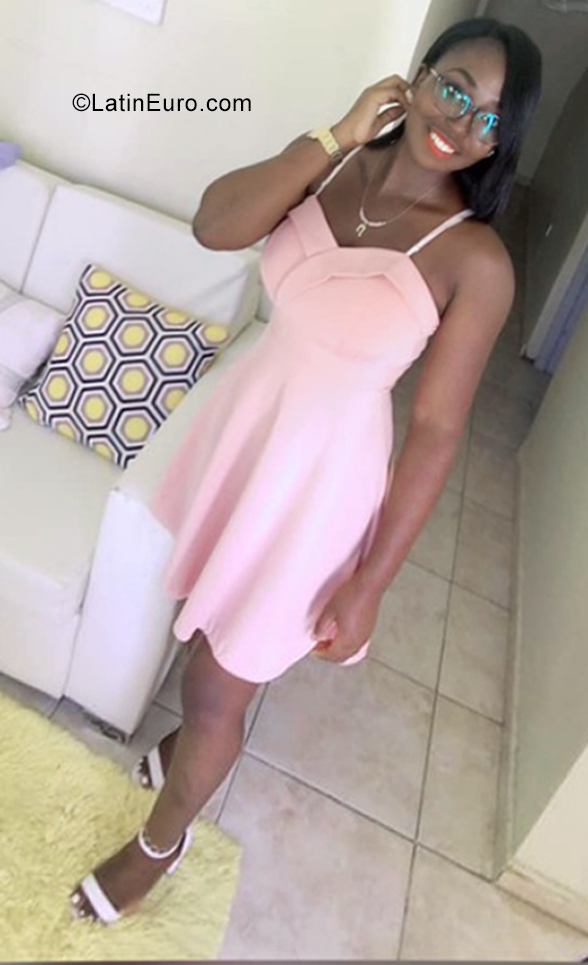 Date this attractive Dominican Republic girl Maria estela from La Vega DO39160