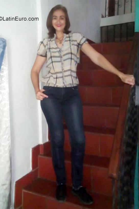 Date this athletic Venezuela girl Ledy from Caracas VE3661